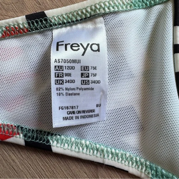 Freya Bikini Swimsuit Top Underwire J Hook Bassline NWT 34DD - Picture 6 of 8